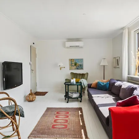 3 Bedroom Awesome In Fej Vesterby
