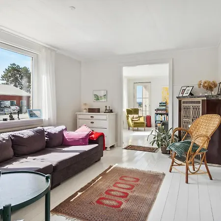 3 Bedroom Awesome In Fej Vesterby